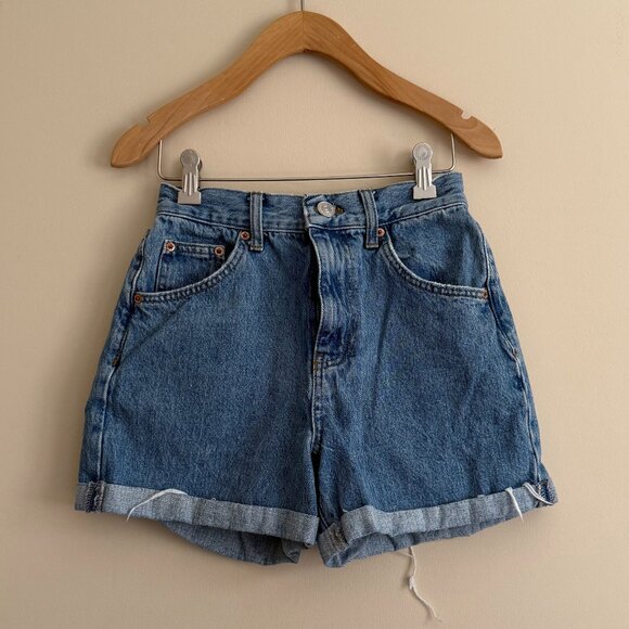 Urban Outfitters BDG Cuffed Mom Denim Short - Picture 2 of 4